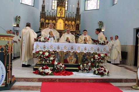 Rumunia: żołnierze PKW świętowali razem z miejscową Polonią