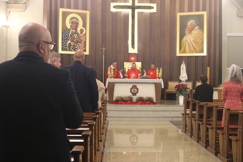 „Gdziekolwiek Cię poślą, pójdziesz”. Otwarcie wystawy o Kapelanach Katyńskich w Warszawie-Wesołej