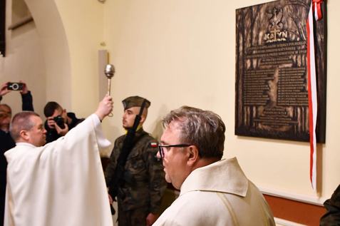 Piekary Śląskie: odsłonięto tablicę upamiętniającą 29 Kapelanów Katyńskich